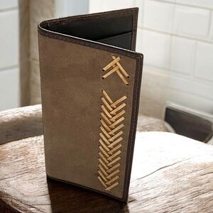 RED DIRT HAT COMPANY Men’s Brown Leather Wallet NEW FAST SHIPPING 3114-23